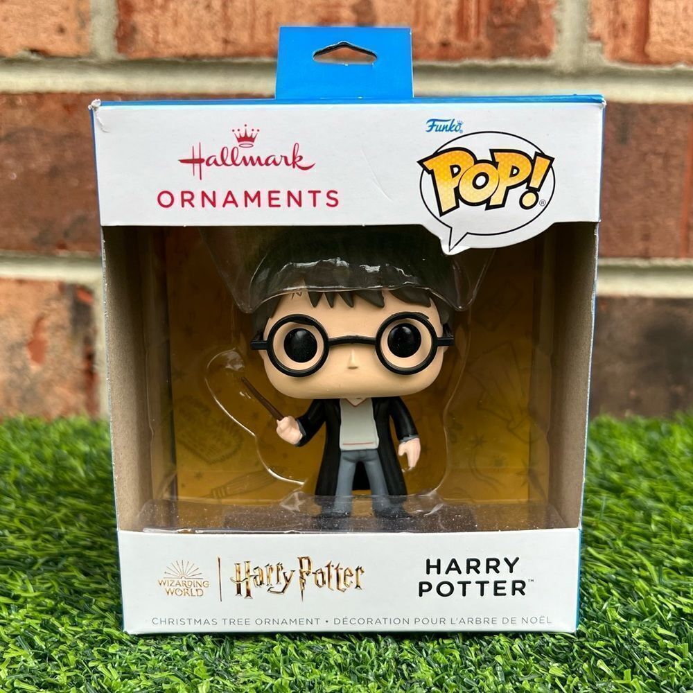 Hallmark 2022 Funko POP HARRY POTTER Christmas Ornament.